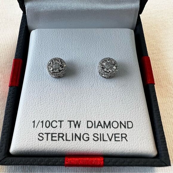 1/10 CT TW Diamond Sterling Silver Stud Earrings NWOT - Picture 3 of 3